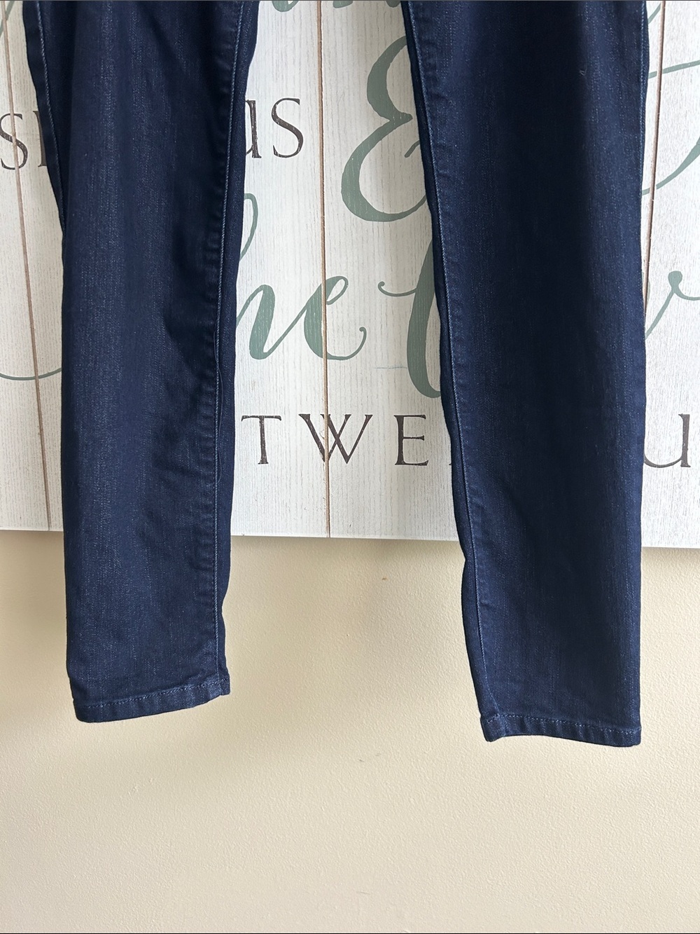 Isabel Maternity by Ingrid & Isabel jeans and jeggings bundle, size 6/28R - Picture 14 of 16